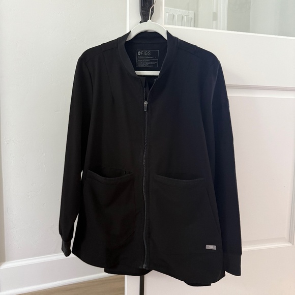 FIGS Bellery BLACK Scrub FIONx Zipper Jacket Uniform Size Large - Picture 1 of 4
